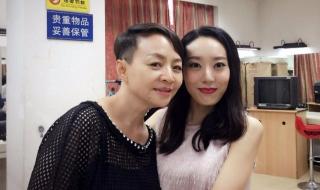 张小斐是冯巩的什么人 张小斐是冯巩的什么人