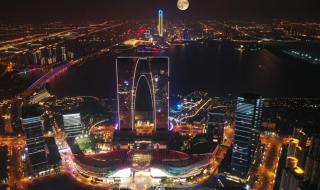 今年首个“超级月亮”来啦 今年首个“超级月亮”来啦